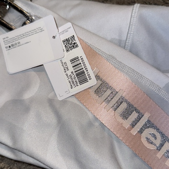 Lululemon lost key chain new w tags - Picture 6 of 6